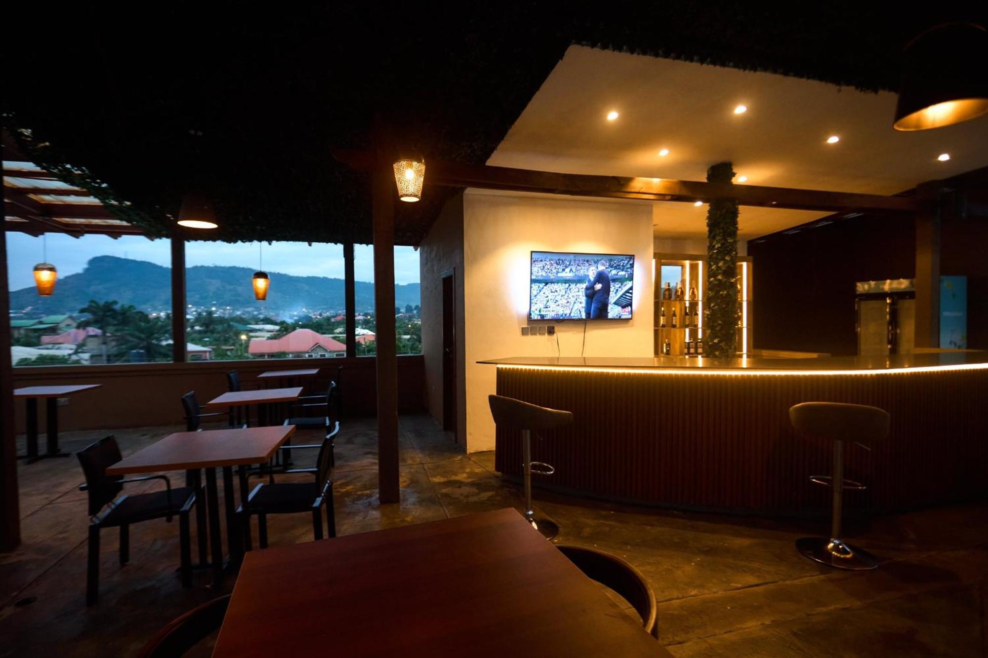 Aiden Homes And Apartments Hotel Koforidua Exterior photo