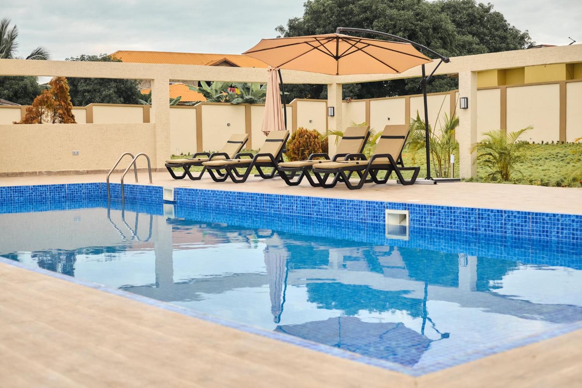 Aiden Homes And Apartments Hotel Koforidua Exterior photo
